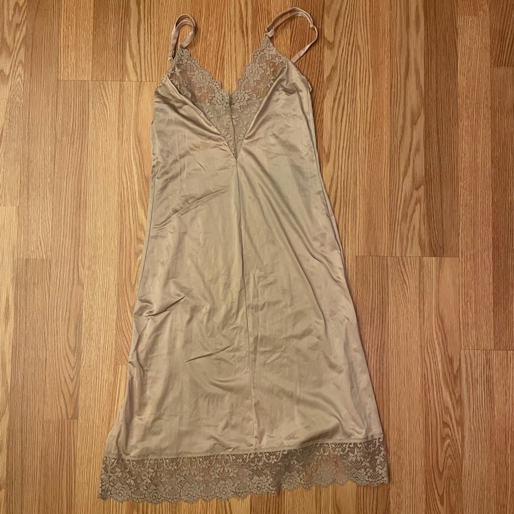 Lily of France Cream Night Dress/Slip Size 32